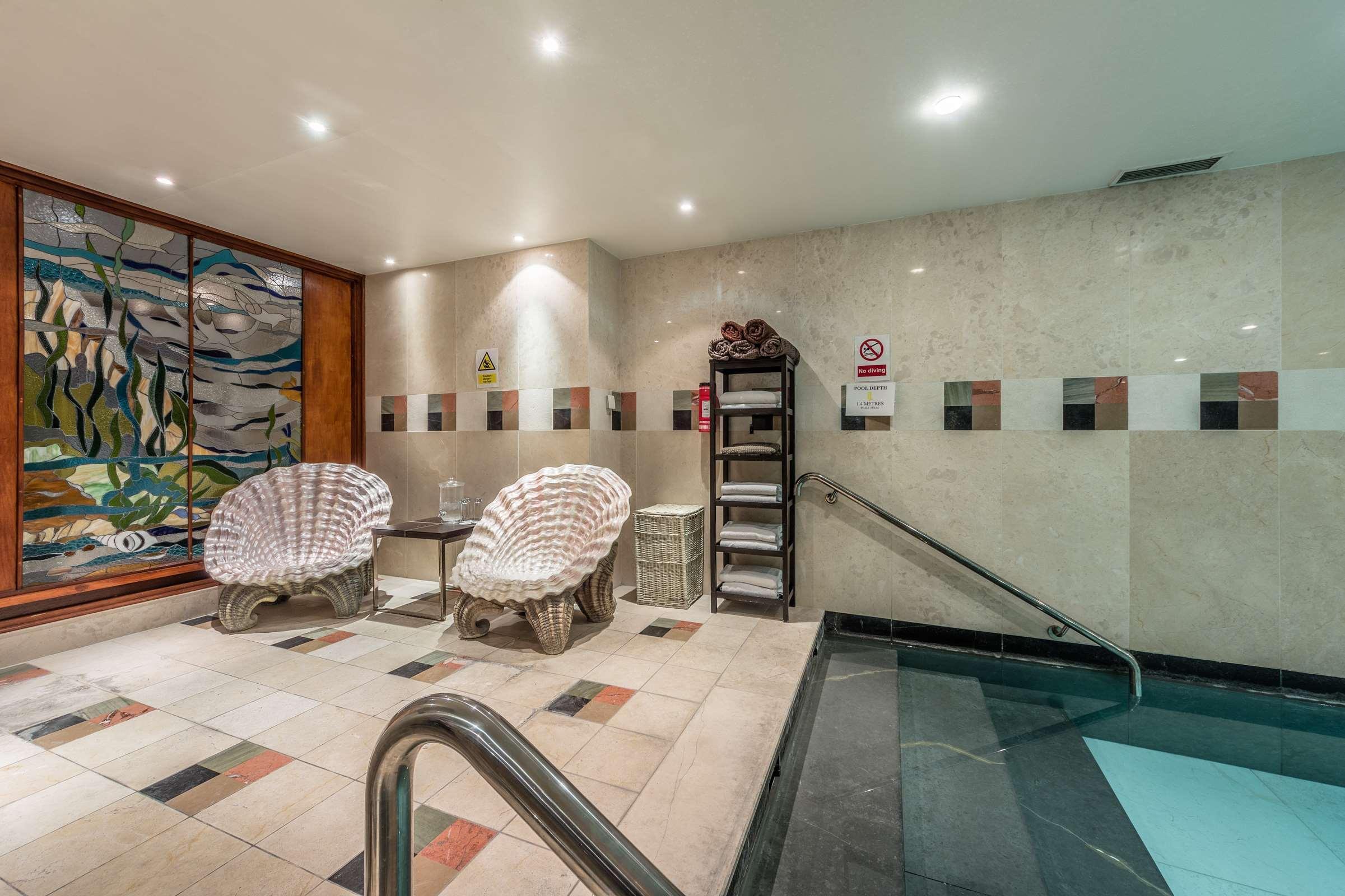 Courthouse Hotel Лондон Екстер'єр фото The swimming pool at the hotel
