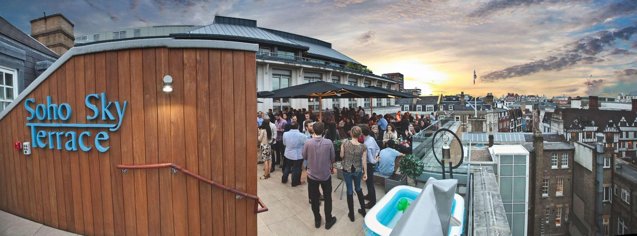 Courthouse Hotel Лондон Екстер'єр фото The roof terrace at the Barbican Centre
